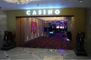 Record-Breaking Slot Machine Jackpot Hit at Paradise Casino