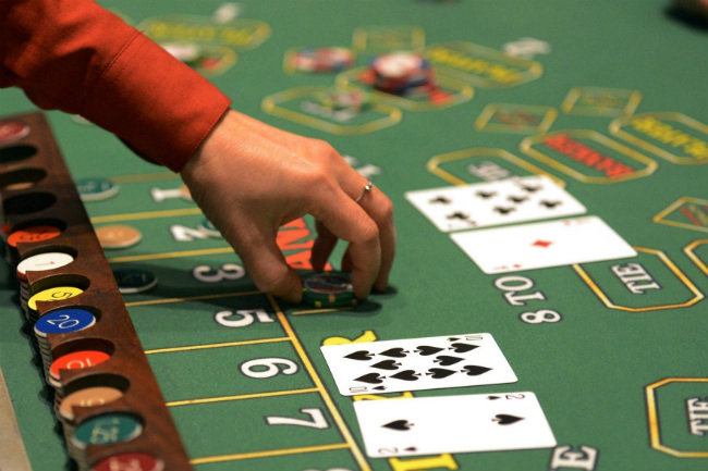 Feb 25, · The Three Best Casino Games to Play.If you walk into a casino and can't remember the details of this article, keep one thing in mind: you have the best odds of winning at a table game.They may be more intimidating than slots, but they usually work out better for the players.