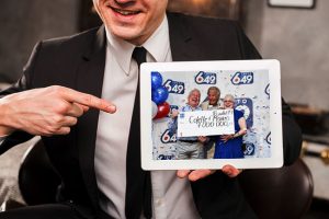 Lotto 6/49 CA$7M Jackpot Winner ‘Screamed with Joy’ at Gatineau Pharmacy